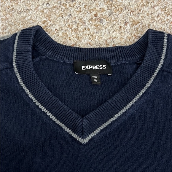 Express Navy V-Neck Sweater with Gray Accents - XL - Picture 3 of 7